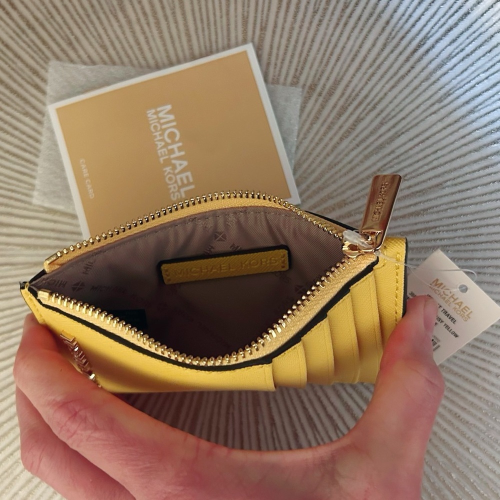 MICHAEL Michael Kors Yellow Card Holder NWT - Picture 3 of 4